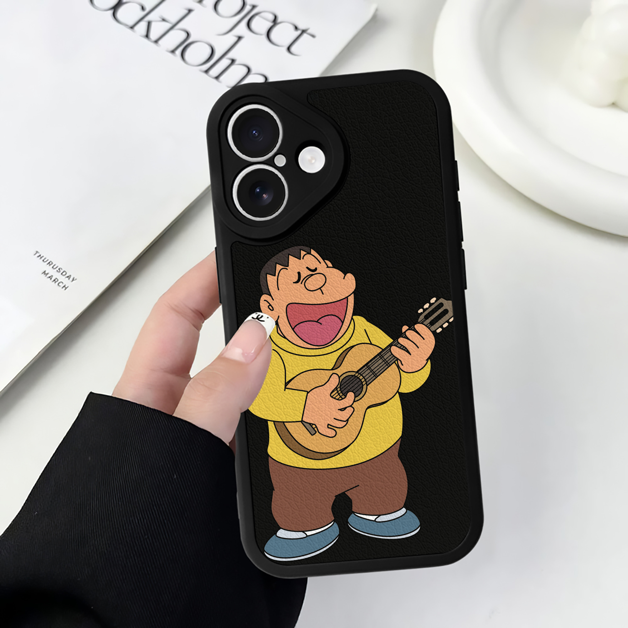 （画像用） ドラえもん 剛田武 Doraemon Gouta Takeshi 【iPhone 16シリーズ対応】シリコンスマホケース（レザー調） 材質：シリコン